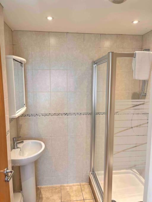 2Bed With Pool & Sea View Apartment Ньюки Экстерьер фото